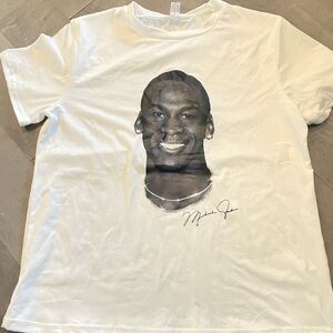 white Michael Jordan graphic T-shirt size L